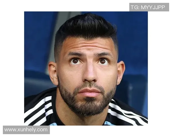 头型中间凸起的足球明星们的独特魅力与球场风采解析